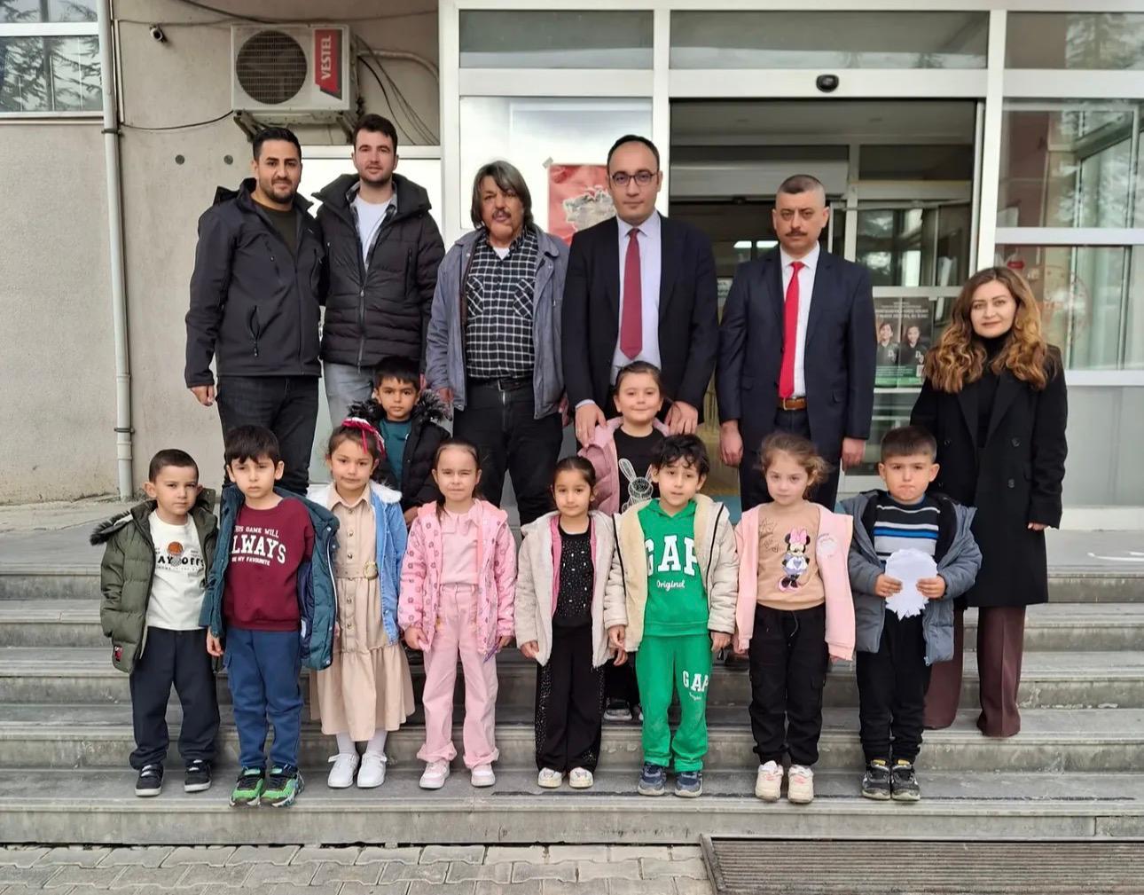 &nbsp; Sağlık Çalışanlarına Duygulandıran Ziyaret 7-13 Nisan Dünya Sağlık Haftası