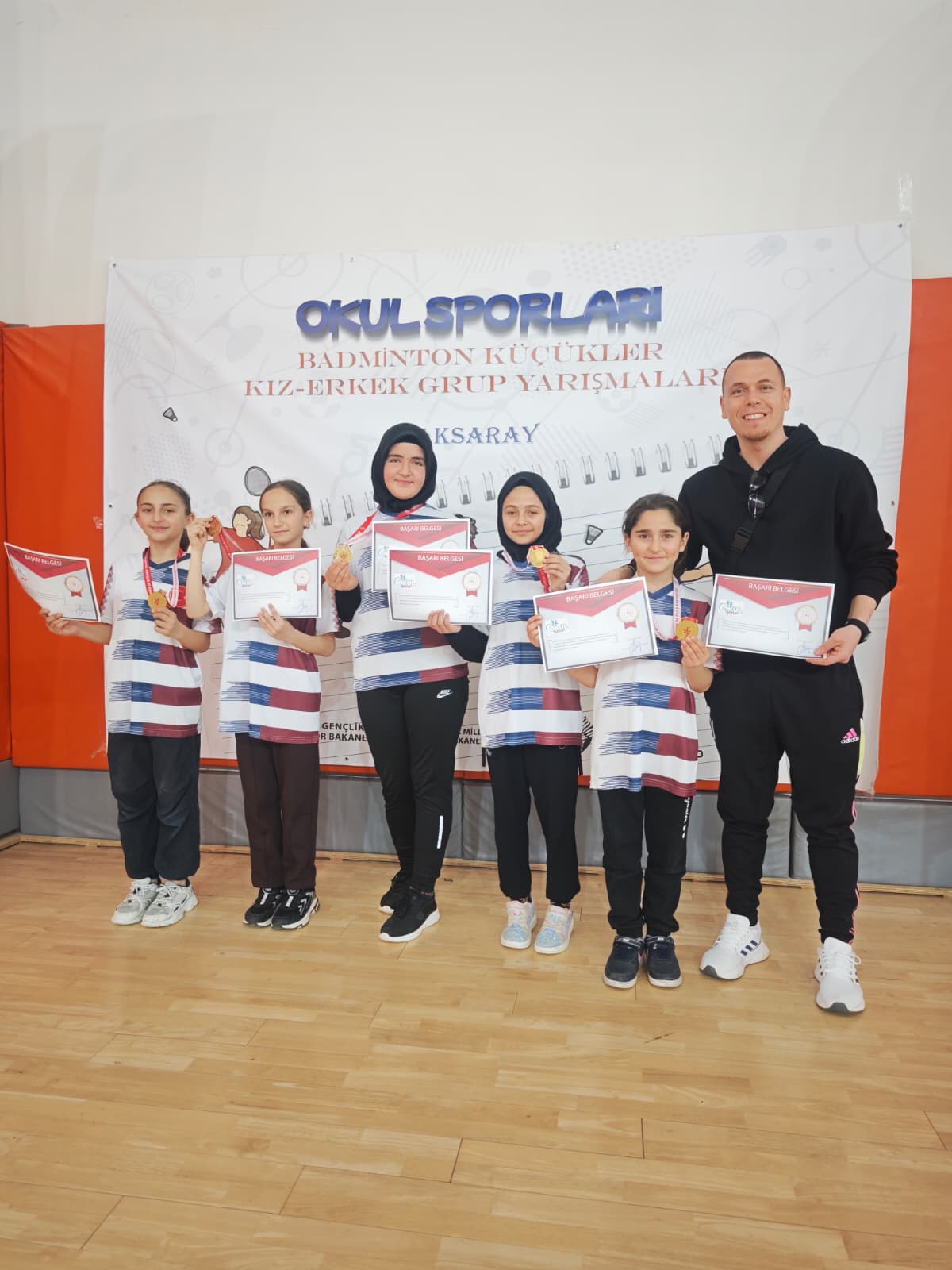 &nbsp;Afyonkarahisar'dan Güncel ve doğru haberler için tıklayın Afyonkarahisarlı Badminton Takımlarından