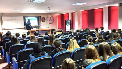 &nbsp;Afyonkarahisar'dan Güncel ve doğru haberler için tıklayın 📰 Emniyetten öğrencilere