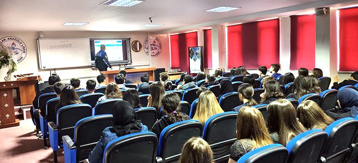 &nbsp;Afyonkarahisar'dan Güncel ve doğru haberler için tıklayın 📰 Emniyetten öğrencilere