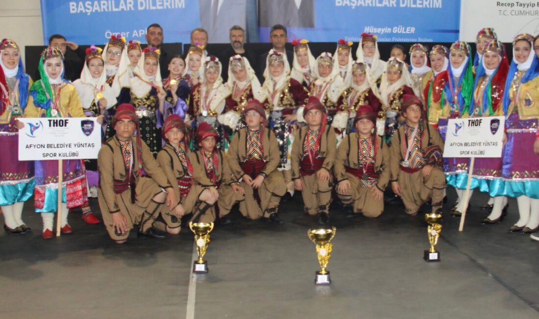 Afyon’un Halk Oyunları Ekipleri Türkiye Şampiyonası yolunda Konya’da düzenlenen grup yarışmalarında başarılı sonuçlar alan Afyonkarahisarlı halk oyunları