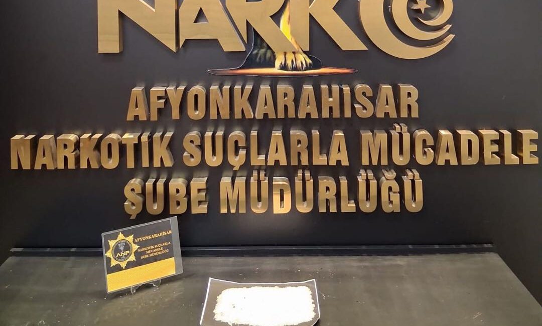 Afyon’da Durdurulan Araçta 85 Gram Uyuşturucu Ele Geçirildi Afyonkarahisar'dan Güncel ve doğru haberler için tıklayın Afyonkarahisar Emniyet Müdürlüğü