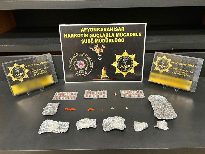 &nbsp; Afyonkarahisar Emniyet Müdürlüğü ekiplerince sokak satıcılarına yönelik gerçekleştirilen çalışmalarda
