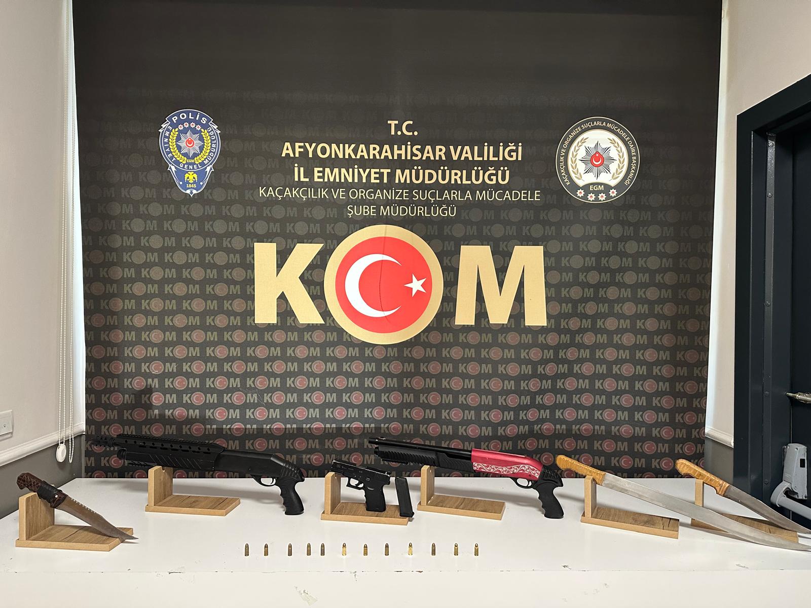 Afyonkarahisar Emniyet Müdürlüğü ekiplerince, il merkezinde faaliyet gösteren iki ayrı