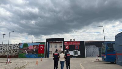 Afyonkarahisar İl Jandarma Komutanlığı ekipleri tarafından Bolvadin ilçesinde aranan şahısların