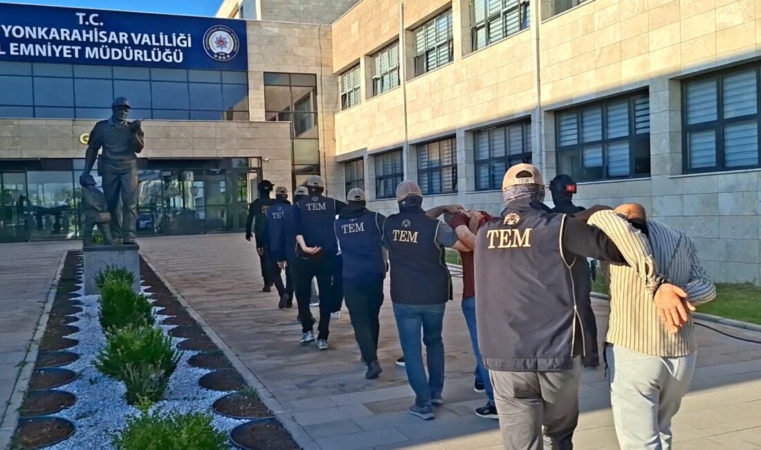 Afyonkarahisar’da DEAŞ Operasyonu: 7 Şüpheli Gözaltına Alındı Afyonkarahisar'dan Güncel ve doğru haberler için tıklayın Afyonkarahisar’da Terör Operasyonu