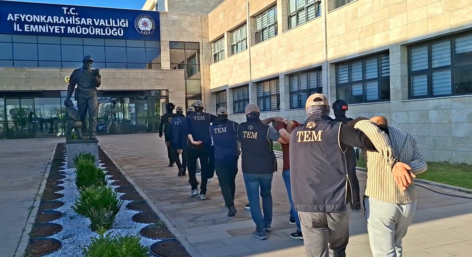 &nbsp; Afyonkarahisar’da Terör Operasyonu Afyonkarahisar İl Emniyet Müdürlüğü ekiplerince terör