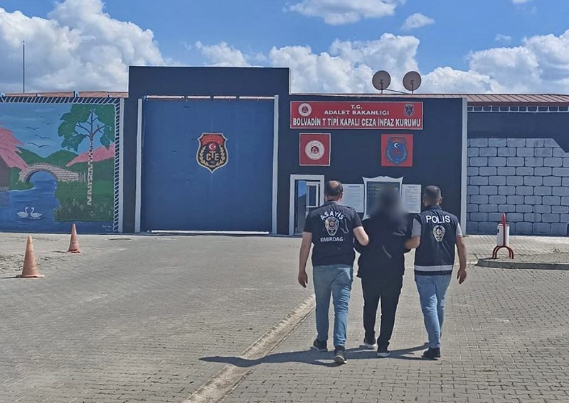 Afyonkarahisar Emniyet Müdürlüğü ekiplerince aranan şahısların yakalanmasına yönelik gerçekleştirilen çalışmalar