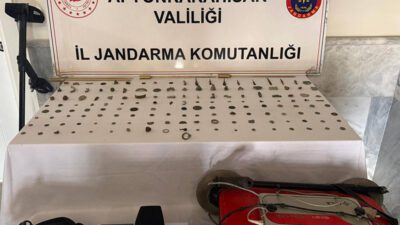Afyonkarahisar İl Jandarma Komutanlığı ekiplerince, Salar beldesinde tarihi eser kaçakçılığına