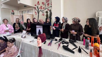 Afyonkarahisar İl Jandarma Komutanlığı tarafından Merkez ve Çobanlar ilçelerinde vatandaşlara