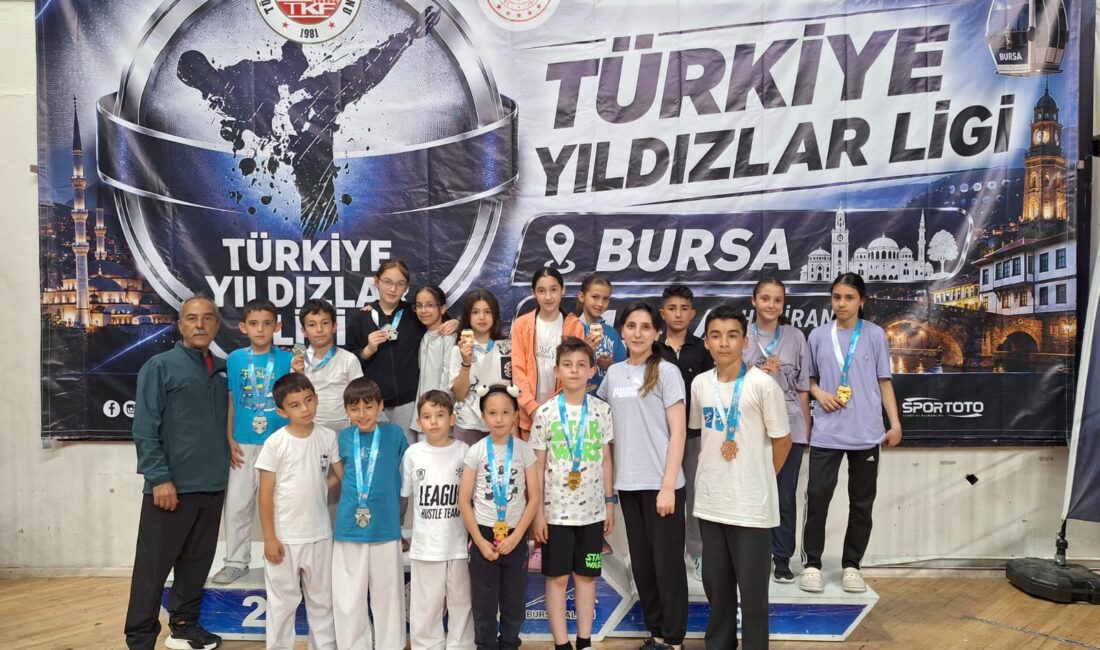 Afyonkarahisarlı Karateciler Bursa’dan 11 Madalya ile Döndü Bursa’da düzenlenen Türkiye Yıldızlar Ligi Karate Müsabakaları’nda mücadele eden Afyonkarahisarlı