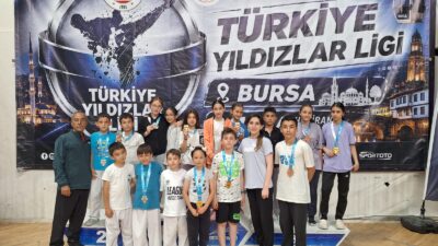 Bursa’da düzenlenen Türkiye Yıldızlar Ligi Karate Müsabakaları’nda mücadele eden Afyonkarahisarlı