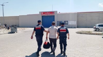Afyonkarahisar İl Jandarma Komutanlığı ekipleri tarafından yürütülen çalışmalar kapsamında, haklarında