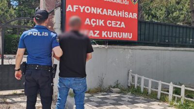 Afyonkarahisar Emniyet Müdürlüğü ekiplerince yürütülen çalışmalar kapsamında, ruhsatsız ateşli silah