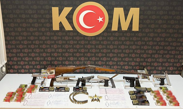 Afyonkarahisar İl Emniyet Müdürlüğü ekipleri, mali suçlarla mücadele kapsamında Şuhut