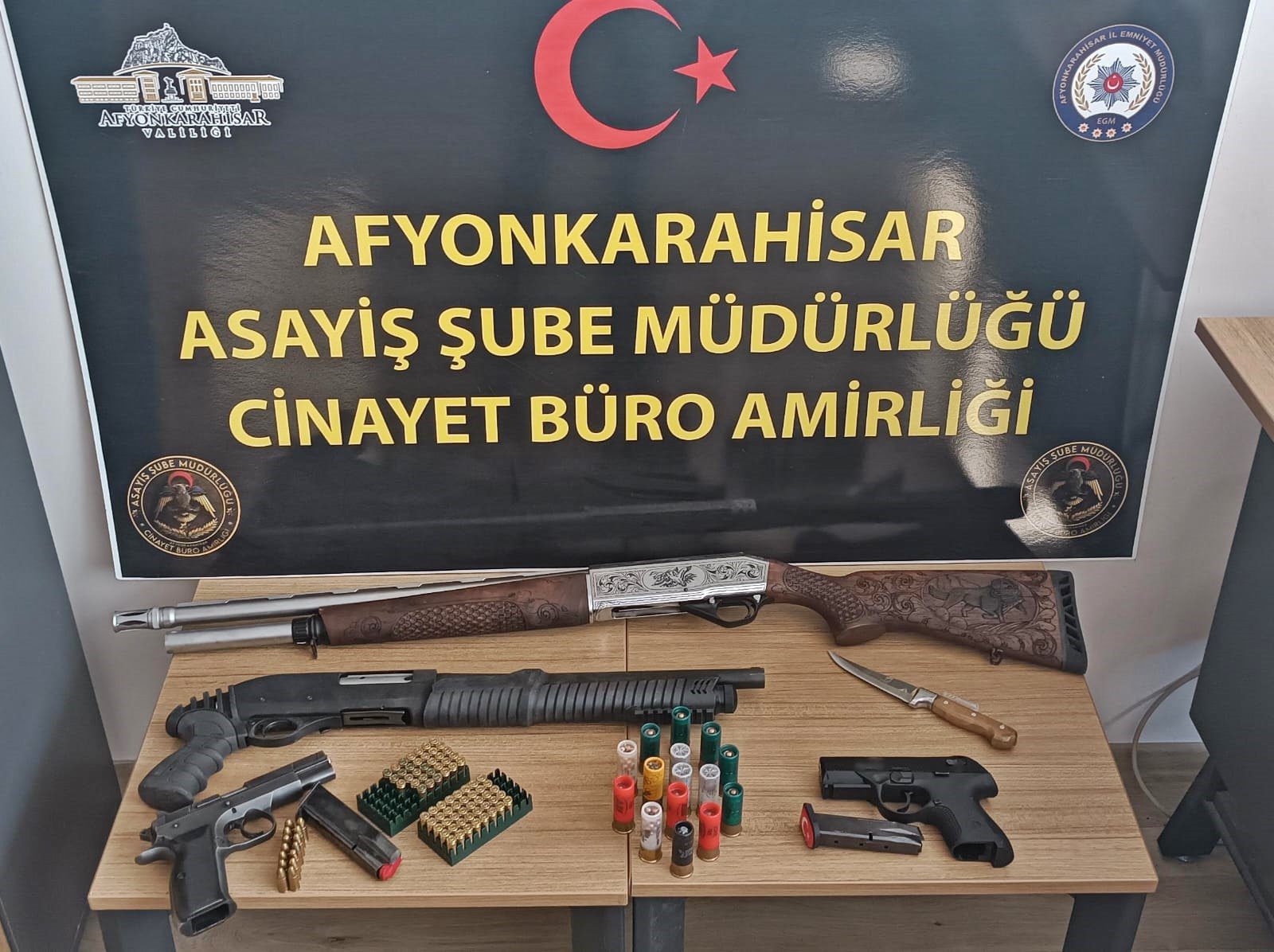 Afyonkarahisar'da Bir Haftada 22 Aranan Şahıs Yakalandı, 3 Milyon TL'lik