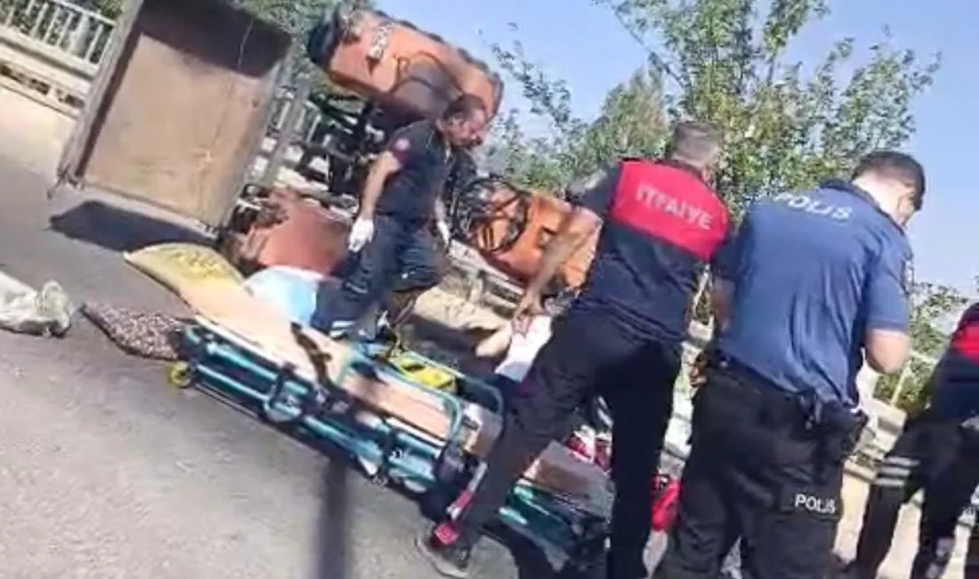 Dinar'da Traktör ile Otomobil Çarpıştı: 1 Ölü