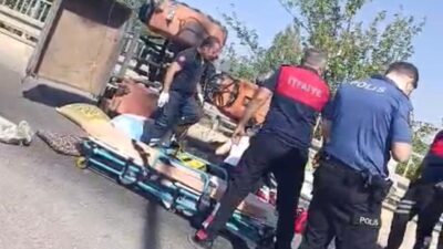Dinar'da Traktör ile Otomobil Çarpıştı: 1 Ölü