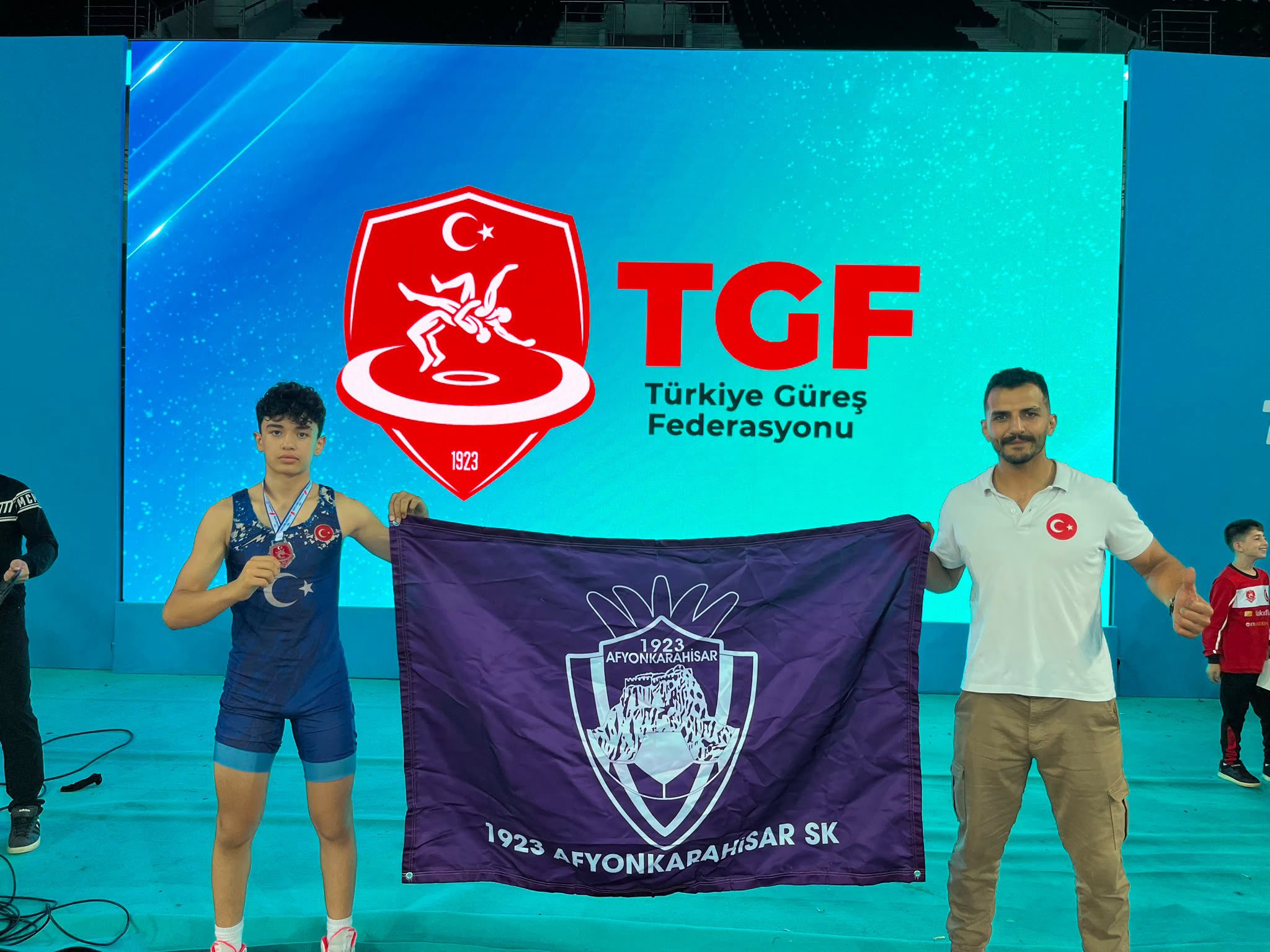 Ömer Akkaya, Minikler Grekoromen Güreş Türkiye Şampiyonası'nda Gümüş Madalya Kazandı