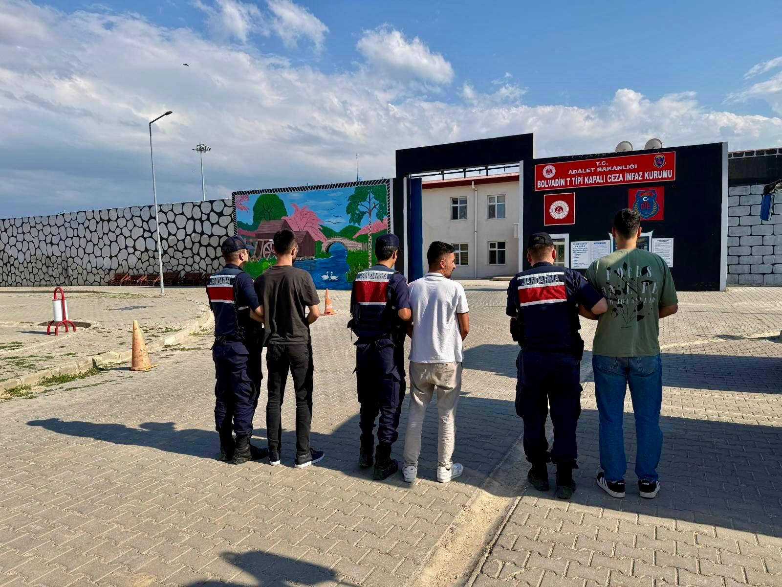 Afyonkarahisar'da Jandarmadan Bir Haftada 34 Aranan Şahsa Operasyon