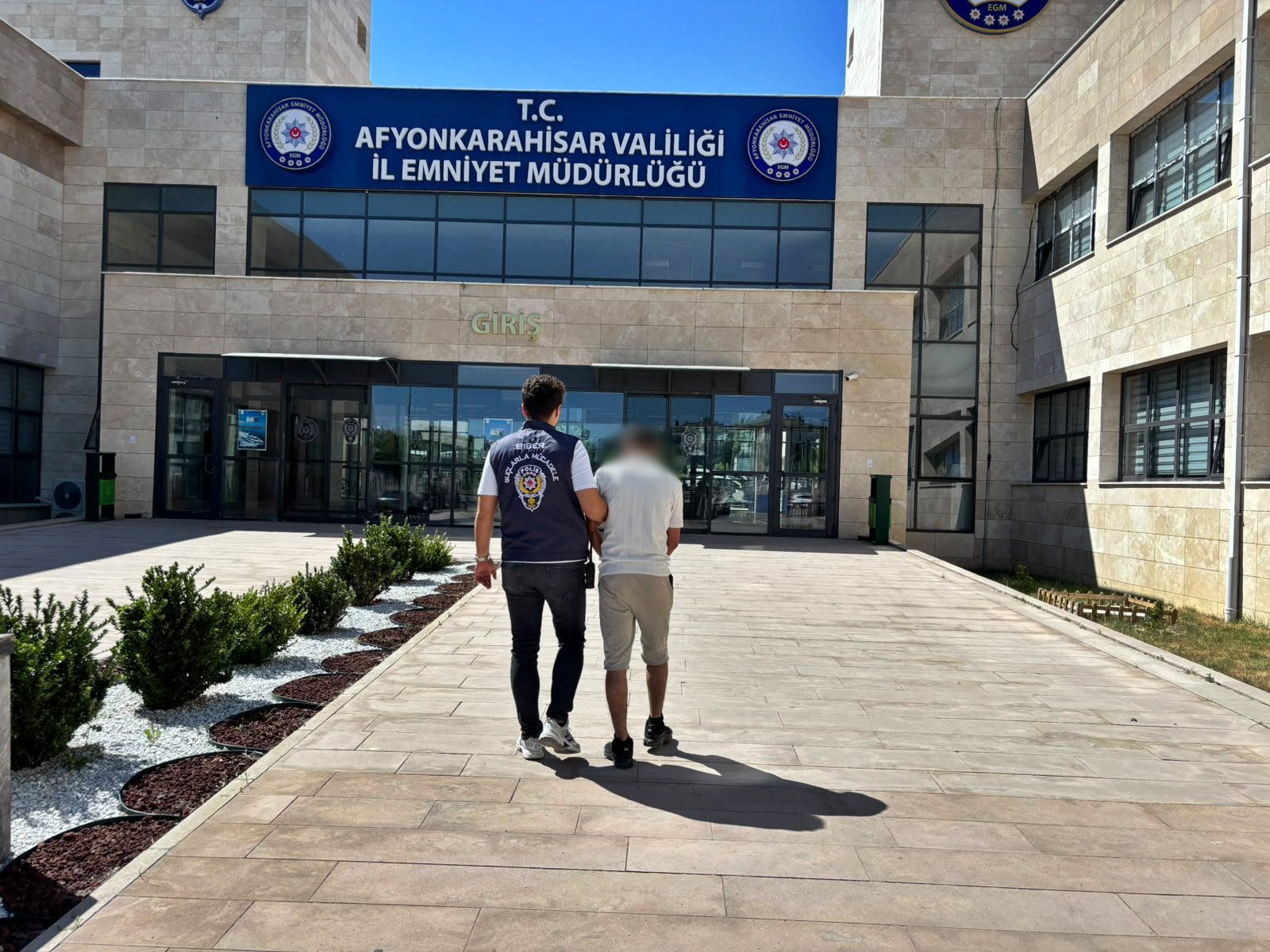 Bilişim Dolandırıcılığından Aranan Hükümlü Yakalanarak Cezaevine Gönderildi