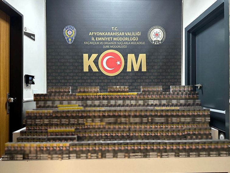 Sultandağı’nda Kaçak Sigara Operasyonu: 1.830 Paket Ele Geçirildi Afyonkarahisar’ın Sultandağı ilçesinde Emniyet Müdürlüğü ekiplerince kaçakçılıkla mücadele kapsamında gerçekleştirilen