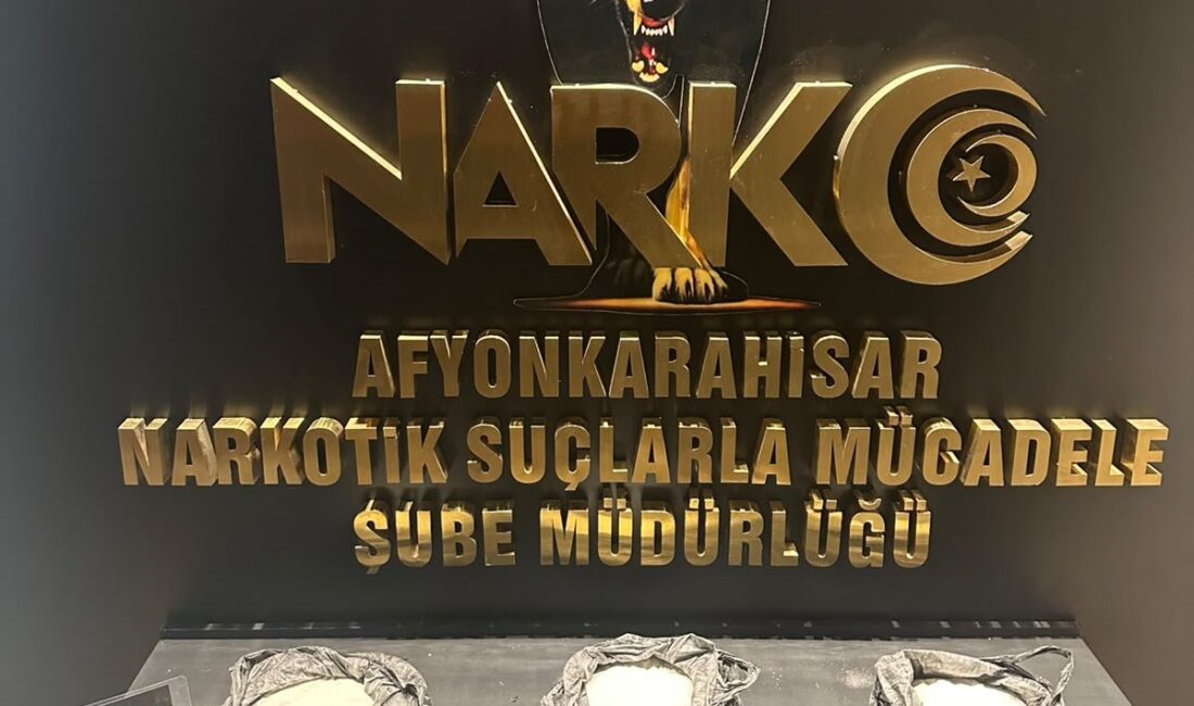 Polisten Dev Operasyon! 5 Kilo Sentetik Ecza Ham Maddesi Ele Geçirildi Afyonkarahisar'da 5 Kilogram Sentetik Ecza Ham Maddesi Ele Geçirildi