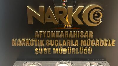 Polisten Dev Operasyon! 5 Kilo Sentetik Ecza Ham Maddesi Ele Geçirildi Afyonkarahisar'da 5 Kilogram Sentetik Ecza Ham Maddesi Ele Geçirildi