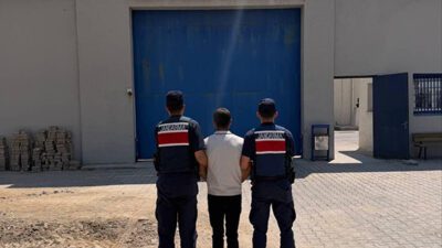 Afyon’da Jandarmadan Aranan Şahsa Operasyon: 10 Yıl Hapis Cezası Vardı! Afyon'da 10 Yıl Hapis Cezası Bulunan Şahıs Yakalandı