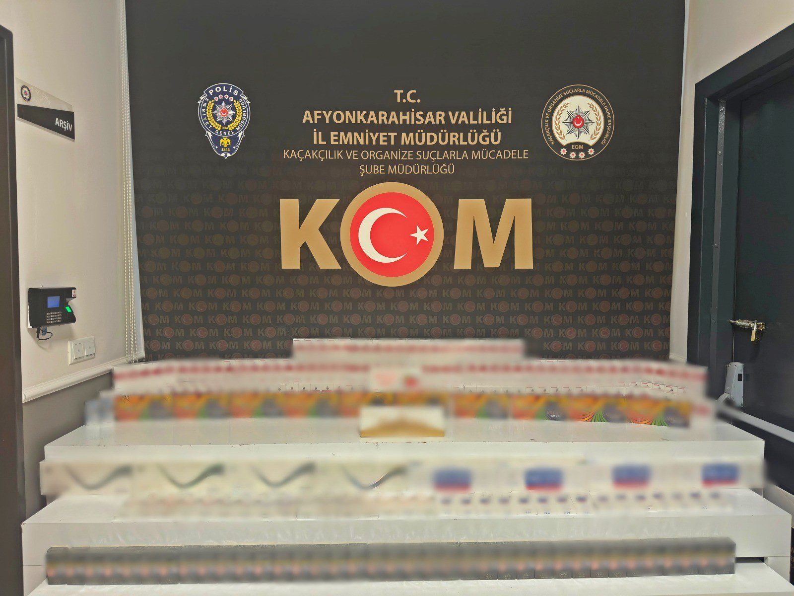 Afyonkarahisar İl Emniyet Müdürlüğü ekiplerinin kaçakçılıkla mücadele kapsamında şüphe üzerine