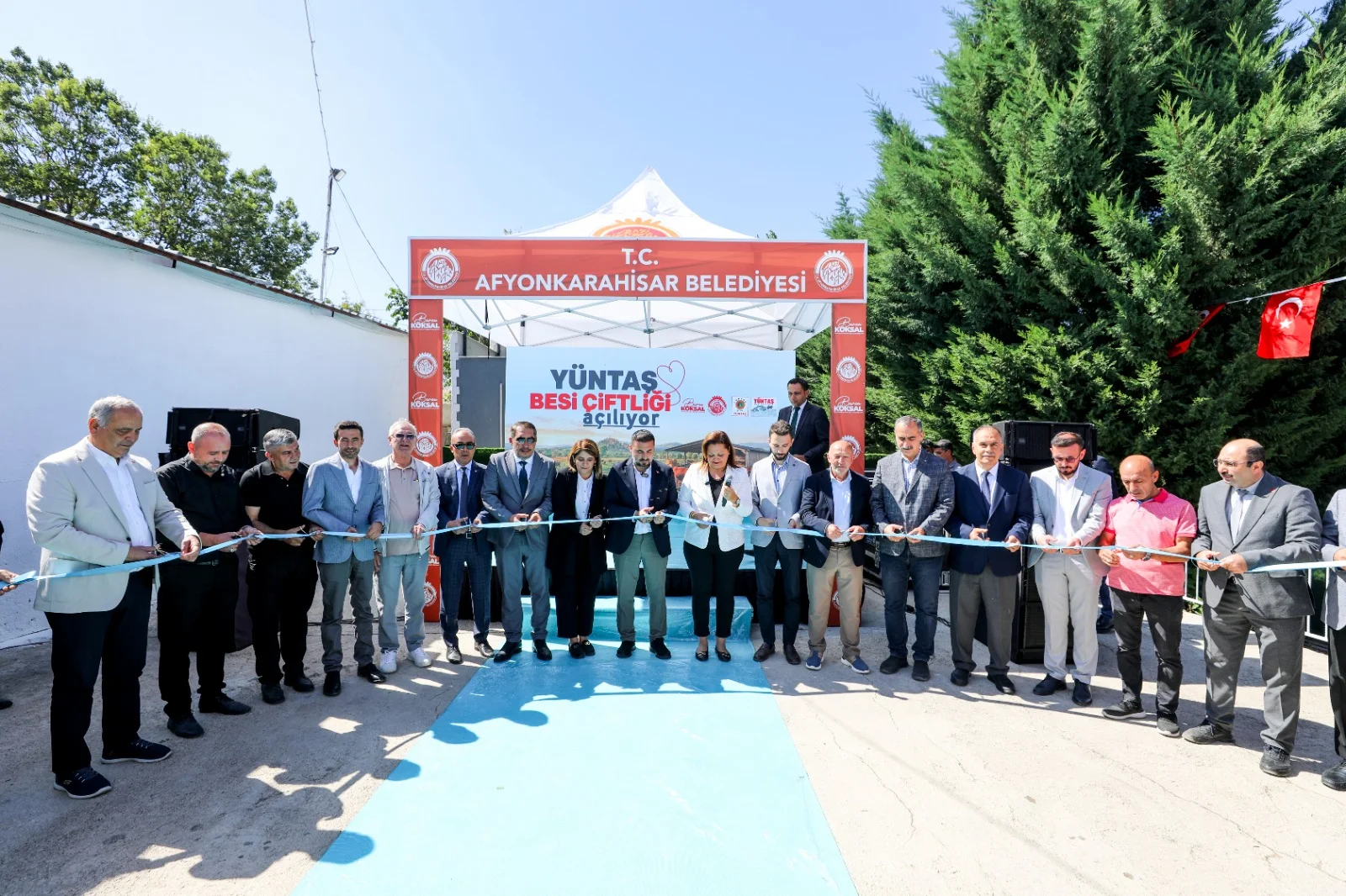 e0d0cb0b 1387 4946 bd1d e3d9bb9f0dfc Yuntas Besi Ciftligi Acilisi 009