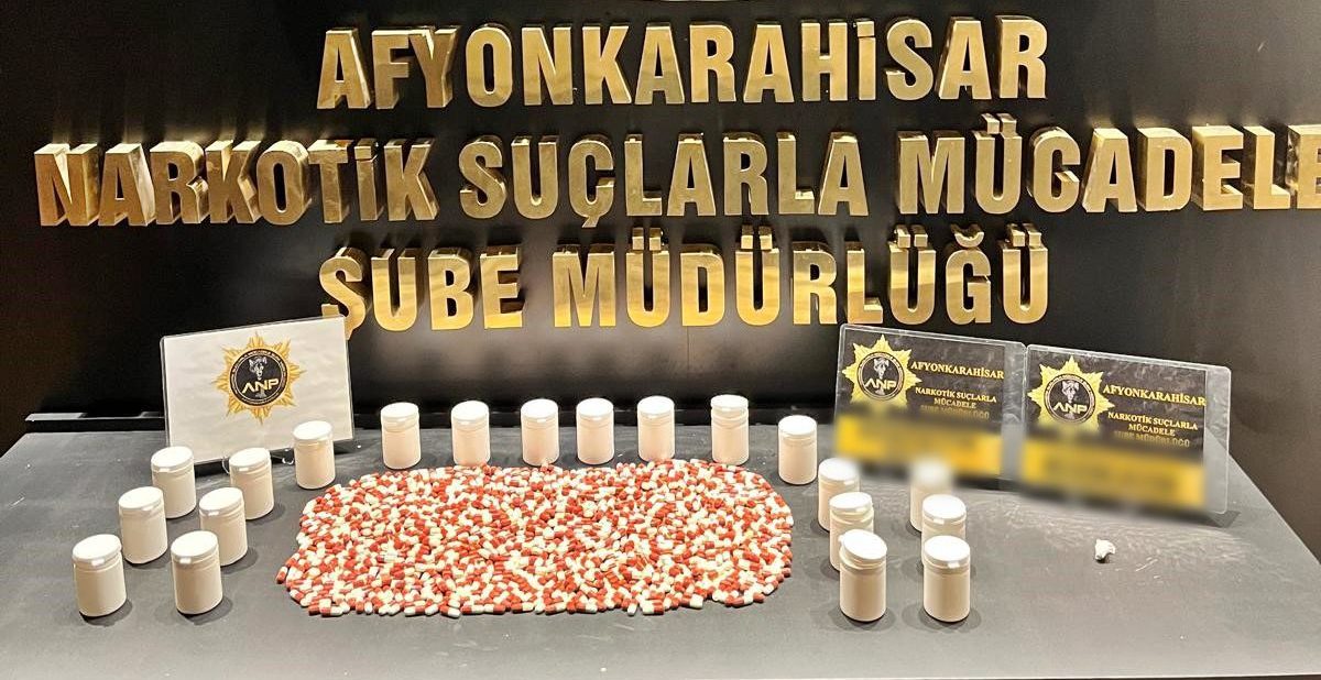Afyonkarahisar’da Uyuşturucu Operasyonu: 1040 Sentetik Ecza Ele Geçirildi