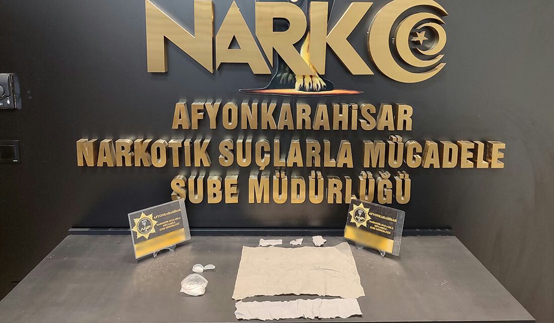 Bursa’dan Afyonkarahisar’a Uyuşturucu Sevkiyatı! İscehisar’da 2 Şüpheli Tutuklandı Bursa’dan Afyonkarahisar’a uyuşturucu sevkiyatı bilgisi üzerine İscehisar’da durdurulan otomobilden 1.568