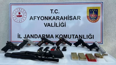 Afyonkarahisar İl Jandarma Komutanlığı tarafından gerçekleştirilen planlı istihbarat faaliyeti kapsamında,