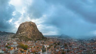 Afyonkarahisar’da Meteoroloji tarafından yapılan son değerlendirmelere göre, bugün sıcaklık rekor