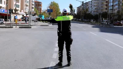 Afyonkarahisar Emniyet Müdürlüğü, trafik güvenliğini artırmak ve kurallara uyulmasını sağlamak