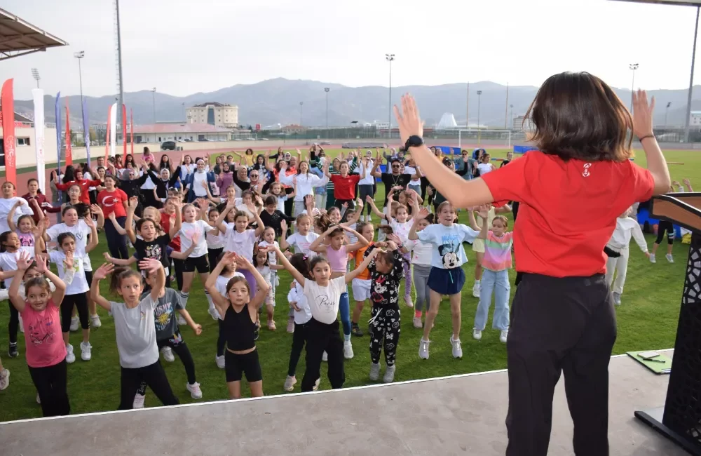 Afyonkarahisar’da Dünya Kız Çocukları