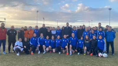 Afyon Anadolu Gücü Spor Kulübü’nün kadın futbolcularını ziyaret eden Başkan