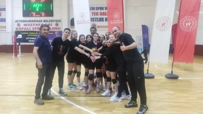 Afyonkarahisar’ın ev sahipliğinde düzenlenen Midi Kız Voleybol İl Müsabakaları, Mustafa