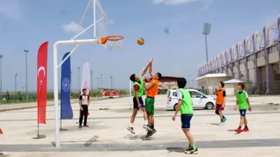 Gençlik ve Spor Bakanlığı tarafından 81 ilde başlatılan “Sokaklar Bizim