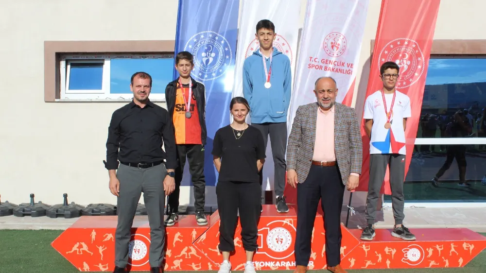 Afyonkarahisar Atletizm Sahası’nda gerçekleşen