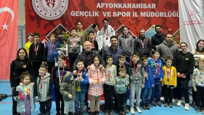 Afyonkarahisar Çiğiltepe Spor Salonu ev sahipliğinde gerçekleşen Satranç Yarıyıl Turnuvası,