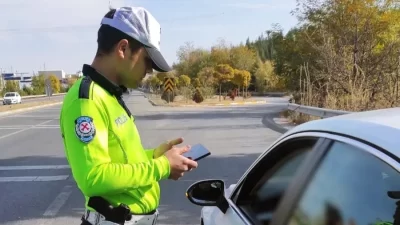 Afyonkarahisar Emniyet Müdürlüğü, trafik kurallarının ihlal edildiği durumlarda sıkı denetimlerini