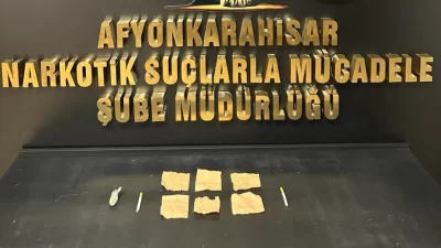 Afyonkarahisar’da Narkotik Suçlarla Mücadele Şube Müdürlüğü ekipleri, otogar içerisinde iki