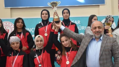 Kocatepe Spor Kompleksi’nde heyecan dolu satranç müsabakaları sona erdi.  Okul