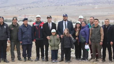   Bayat Dedekıran Mevkiine Bin Fidan Bayat Kaymakamlığı tarafından organize