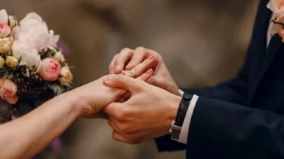 Aile ve Sosyal Hizmetler Bakanlığı, hükümetin ‘evlilik kredisi’ vaadini kullanarak