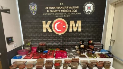 Afyonkarahisar Kaçakçılık ve Organize Suçlarla Mücadele Şube Müdürlüğü ekipleri, yaptıkları