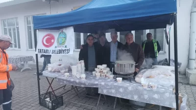 Tatarlı Belediye Başkanı Musa Kayer, kapalı pazar yerinde pazarcı esnafı