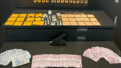 Afyonkarahisar İl Emniyet Müdürlüğü görevlileri tarafından sokak satıcılarına yönelik yapılan